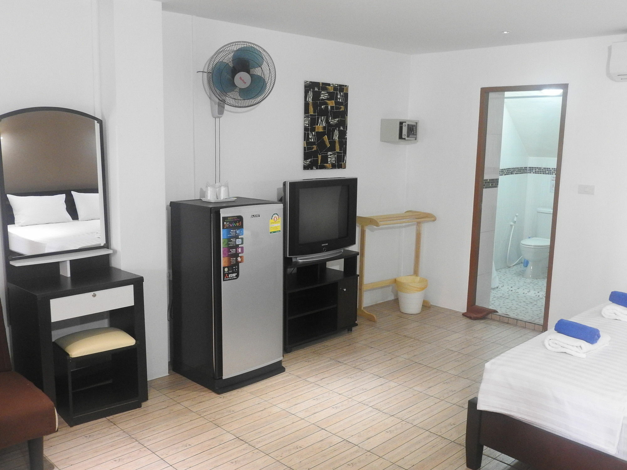 Allstar Guesthouse Karon Ngoại thất bức ảnh